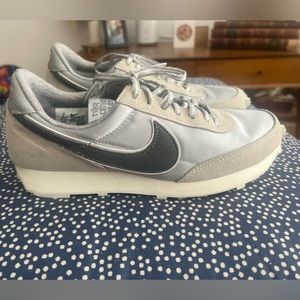 Nike Daybreak SE “Light Smoke Grey” DN3399-001 Size 9US